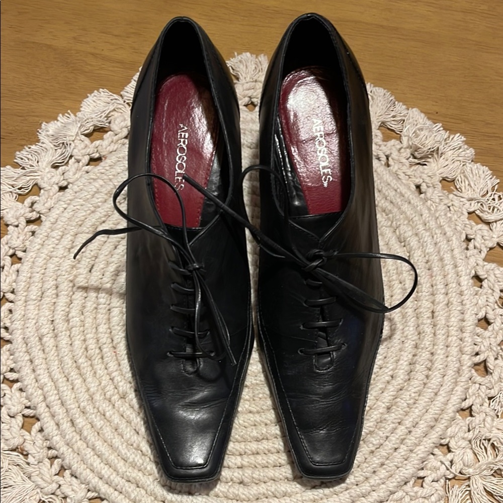 AEROSOLES Black Leather Women's Lace-Up Heels